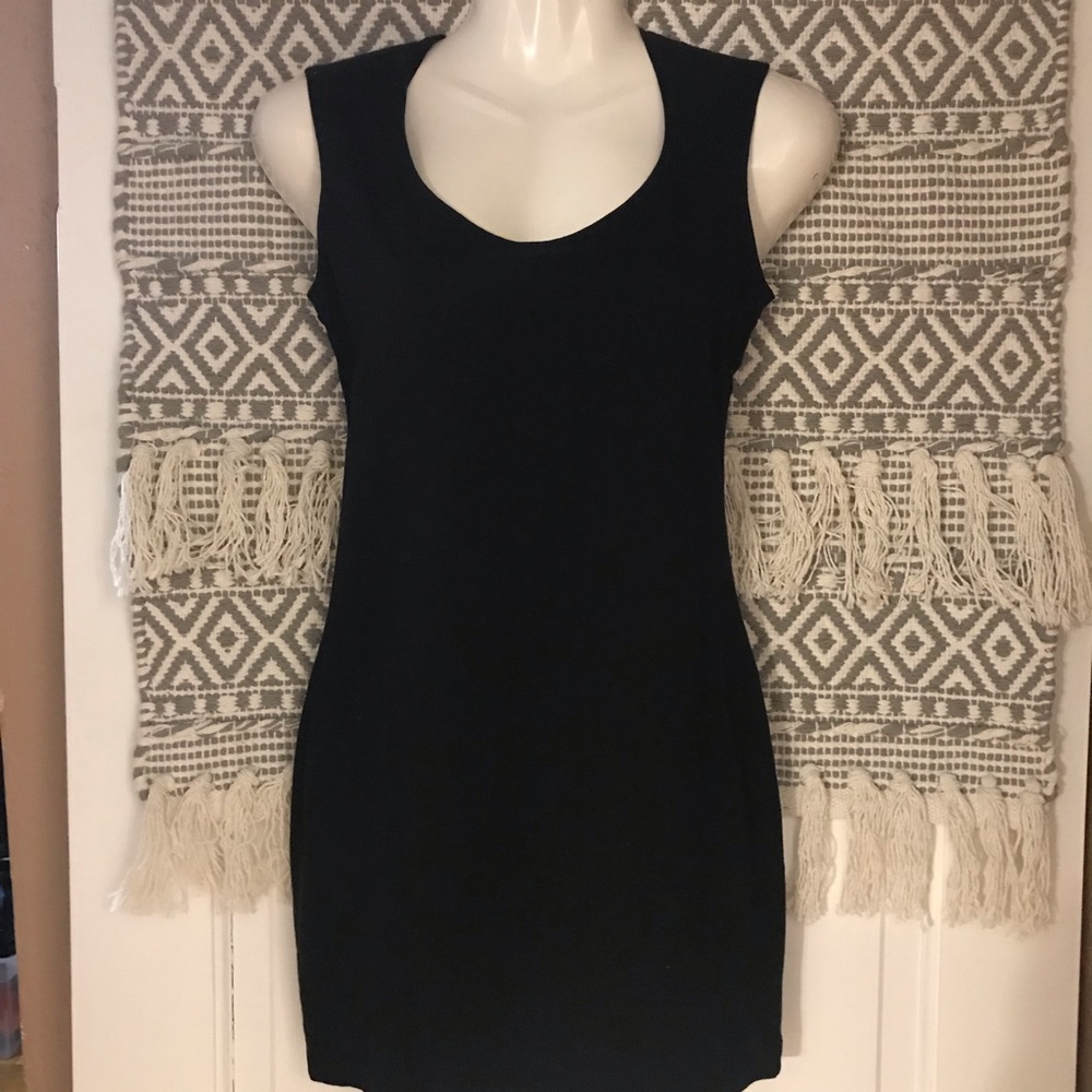 Black dress w open back